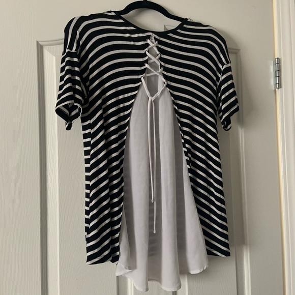 Flowy striped blouse - Picture 2 of 3